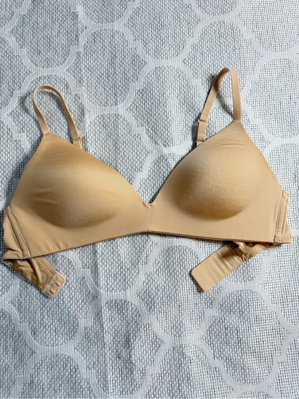 SKIMS Light Beige Wireless Everyday Bra